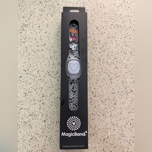*BRAND NEW* Disney MagicBand with Mickey Mouse